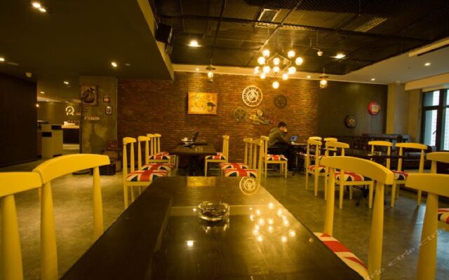 James Joyce Coffetel (Chengdu Jianshe Road Dongjiao Jiyi Square)