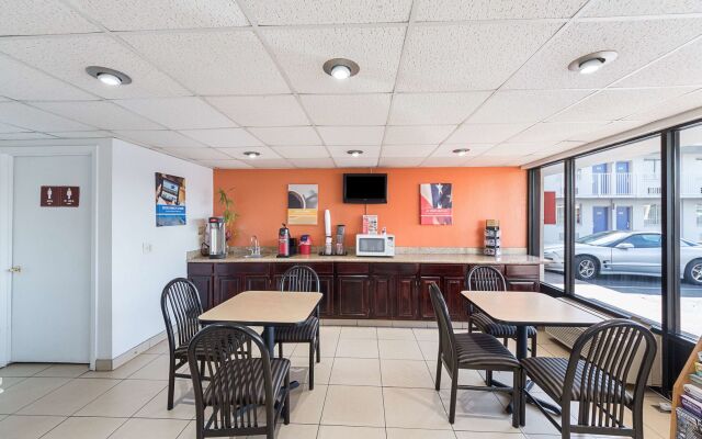 Motel 6 San Antonio, TX - I-10 West