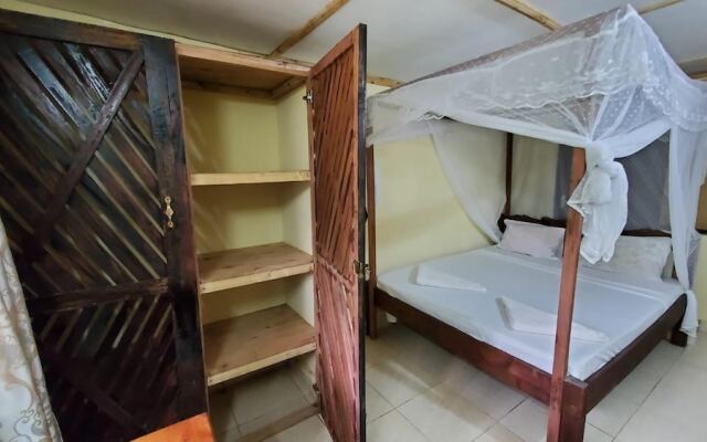 Nice and Cosy Studio En-suite, Kitchenette, Kenya
