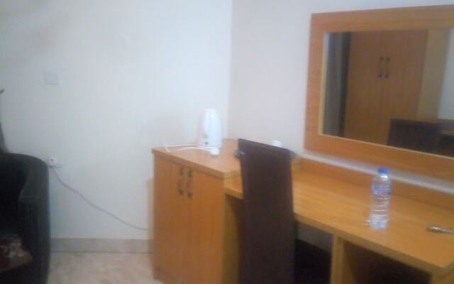 Wintess Garden Hotel And Suites