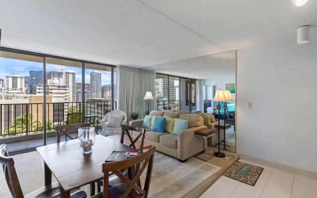 Deluxe Ocean and City View Waikiki Banyan Condo, Free Parking & Wi-Fi by Koko Resort Vacation Rentals