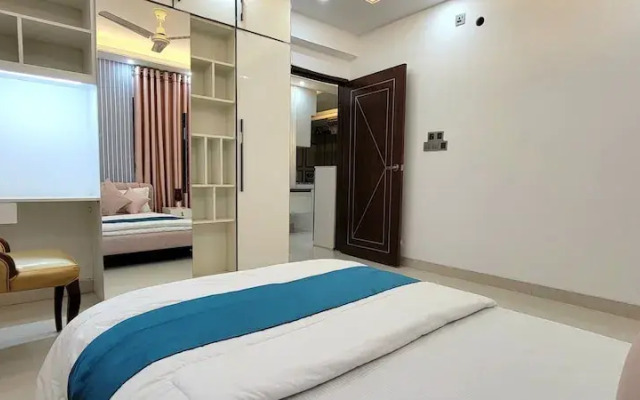 Luxurious 3-bhk Highly Secured & Close to Airport