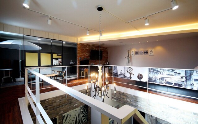 Iksan Roman Drive-in Hotel