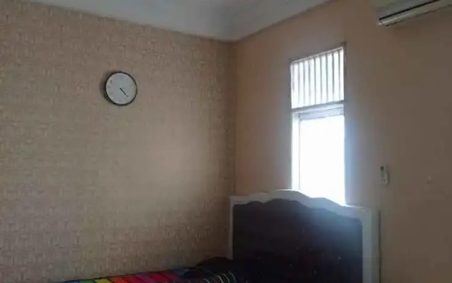 OYO 93192 Andesta Guest House SyariahNearAgrowisata Sungai Pinang Agro Nadin