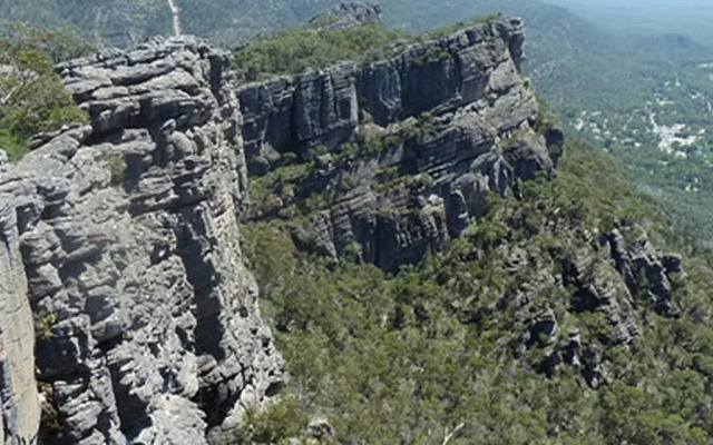 The Ledge Holiday House