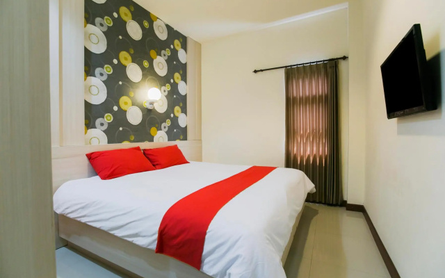 Halogen Hotel