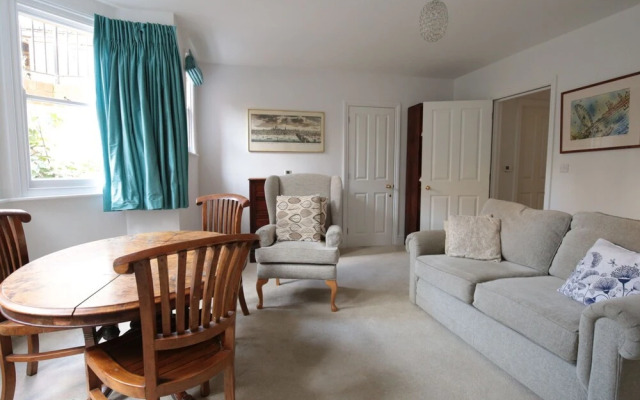 Lovely Central Oxford Apartment + Sun Trap Patio