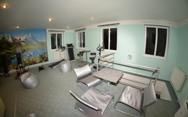 Relax House