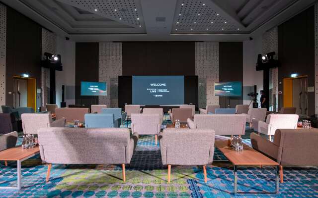 Radisson Red Dubai Silicon Oasis