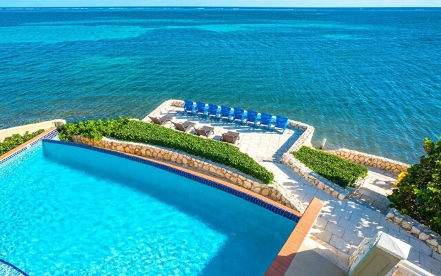 Cayman Castle & Guesthouse