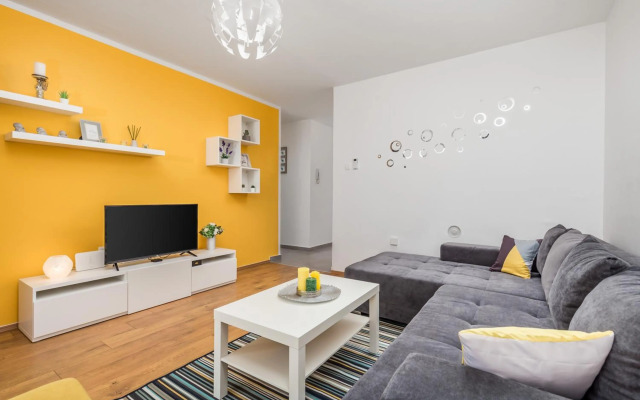 Victory Sea View Apartment