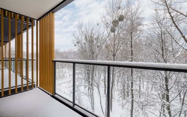 Apartament Otoczony Zielenią by Renters