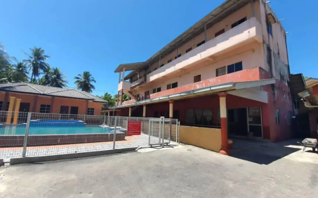 Sri Pantai Resort by OYO Rooms