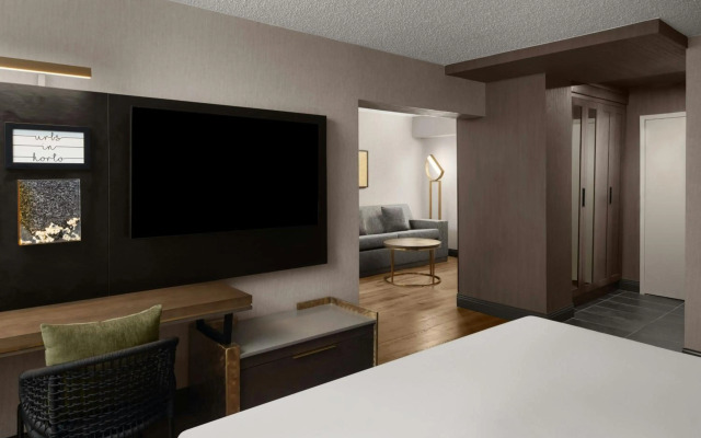 Renaissance Chicago North Shore Hotel