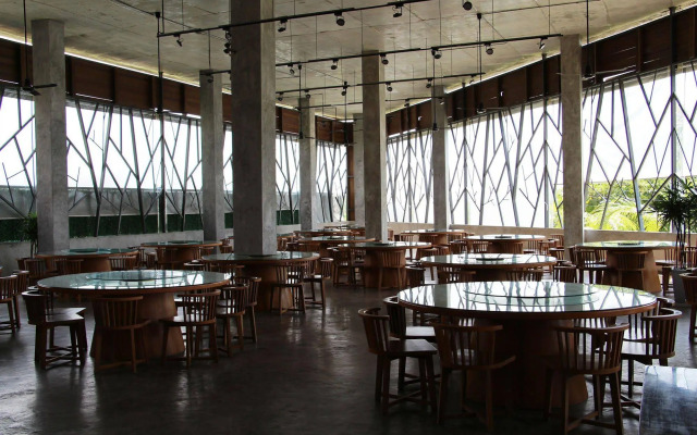 Sea Two Pool Villa Resort