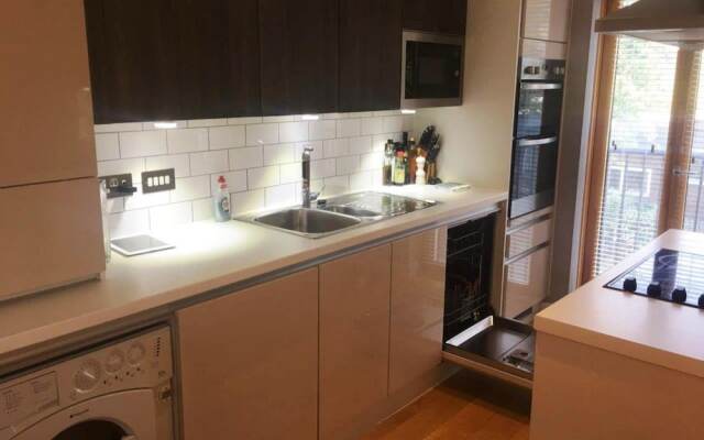 Modern 3 Bedroom House in Central Manchester