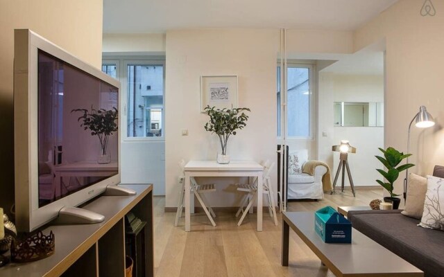 Modern 2 Bed Apt 10min from Las Ventas