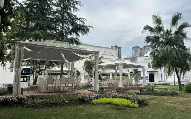 Sun City Huiyue Hotel