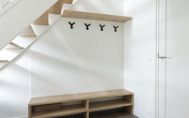 Villa With a Sauna in Tjeukemeer