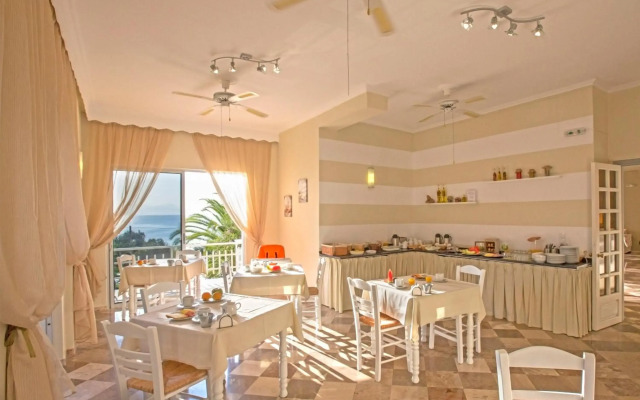 Aurora Beach Hotel
