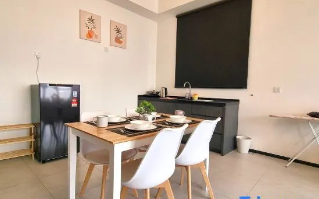 SoftGrey 2 Rooms Apartment, 4+2 Pax @ Urban Suites