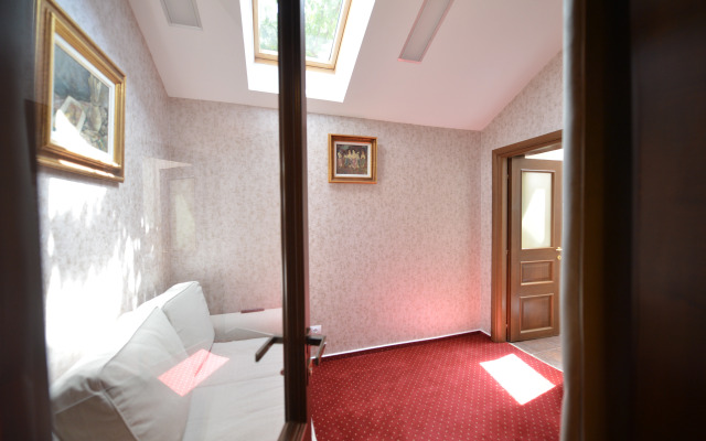 Noblesse Boutique Hotel