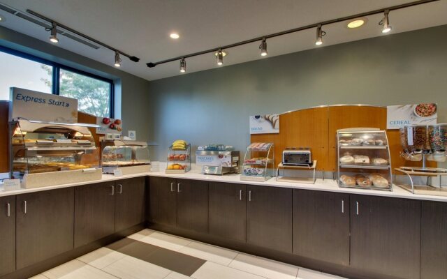 Holiday Inn Express & Suites Morris by IHG