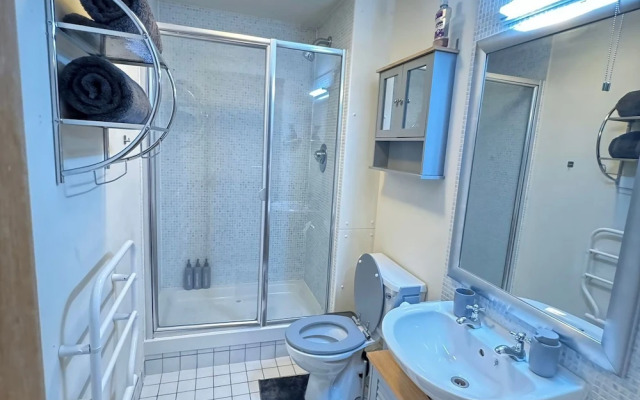 Spacious 2-bed Flat Next to Piccadilly Station