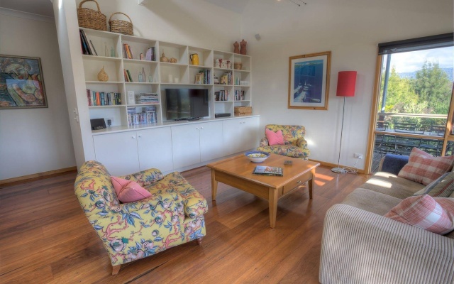 215 Mt. Buffalo – Guest Rooms – Porepunkah