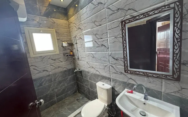 129 2BR Townhouse 2 Bath TV Backyard