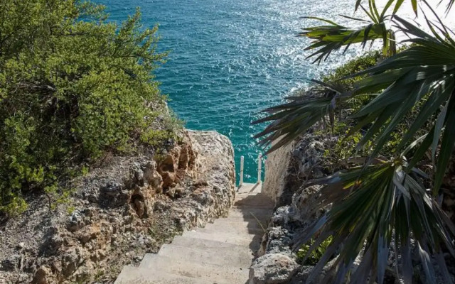 Palm Bluff by Eleuthera Vacation Rentals