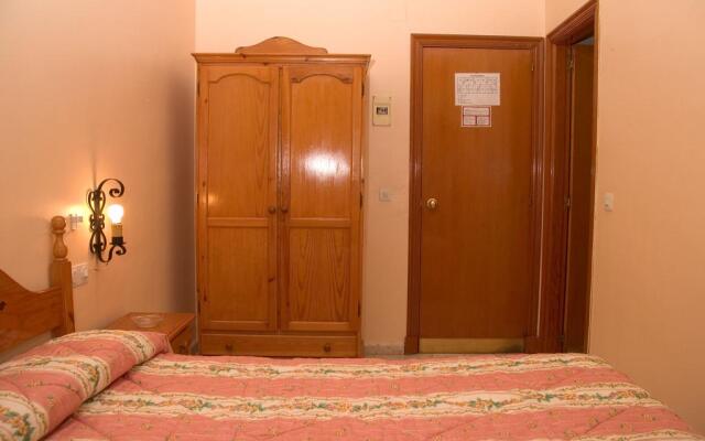 OYO Hostal El Paisano