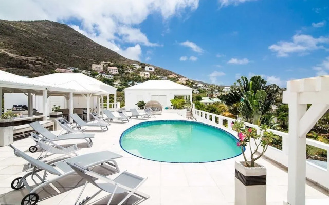 Alizee by Island Properties Online