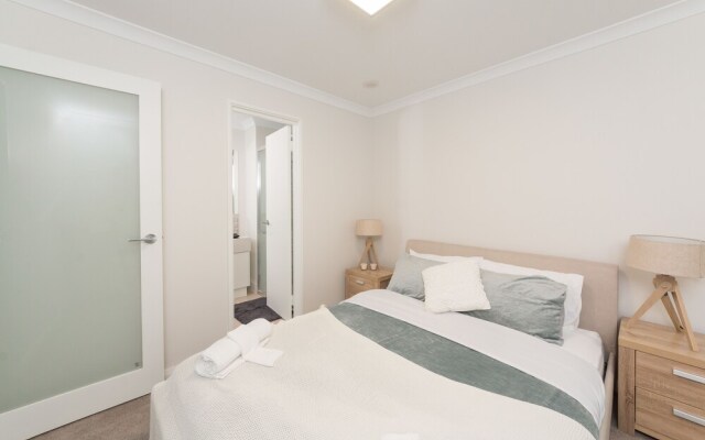 Lakeview Apartment Suite 16