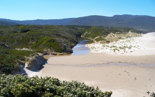 Cloudy Bay Beach House