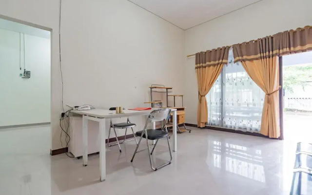 The Lima Guest House Syariah RedPartner