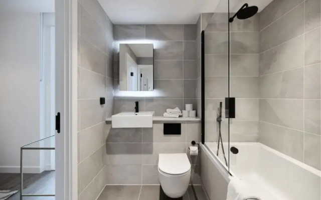 The Tottenham Hale Crib - Trendy 2bdr Flat With Balcony