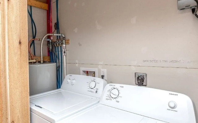 Sunrise Cabana by RedAwning 