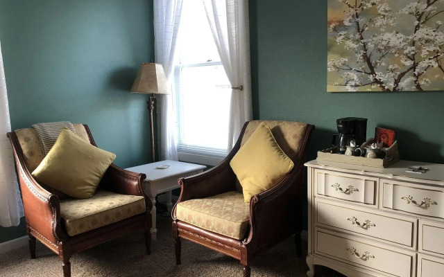 Gilbert Inn Seaside