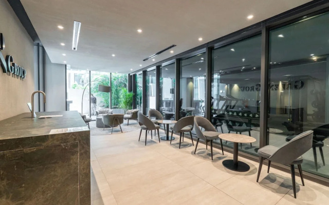 Spectacular Getaway in This Studio in The Autograph