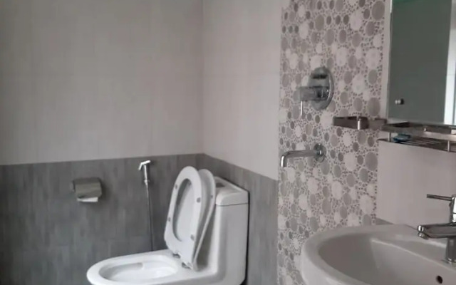 Hotel River Holiday Inn