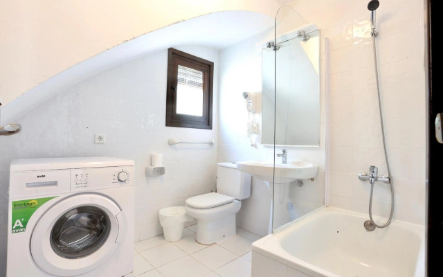 Urbanización El Oasis, 20 Villas en 1ª Línea Playa