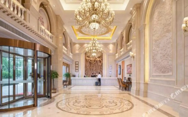 Vienna International Hotel (Cangzhou Hongyu Building High-speed Railway Station)