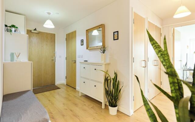 The Queensland Sanctuary - Trendy 2bdr Flat With Terrace