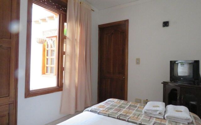 Hostal Juanes - Hostel