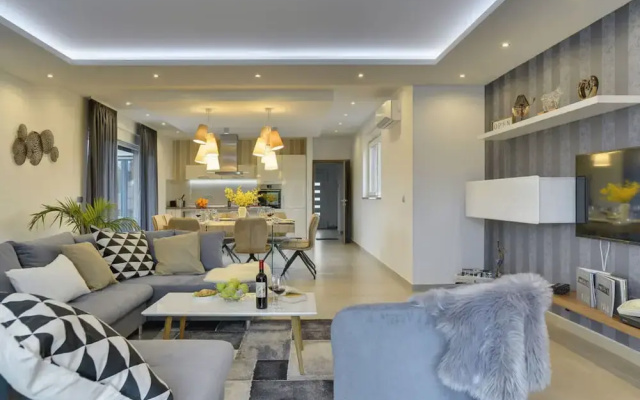 Villa Una Comfortable Holiday Residence
