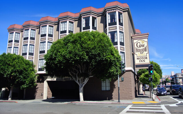 Cow Hollow Inn & Suites