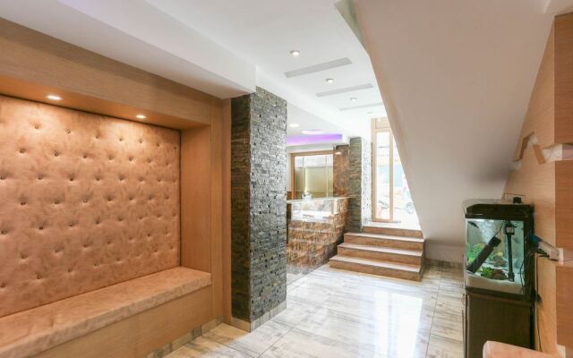 Treebo Trend Dwaraka Grand