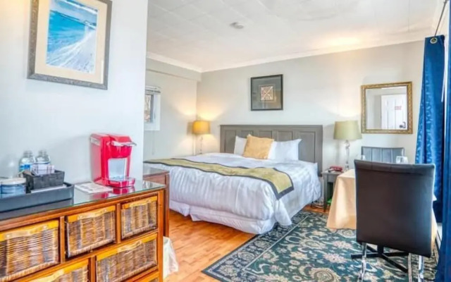 The Water's Edge Inn