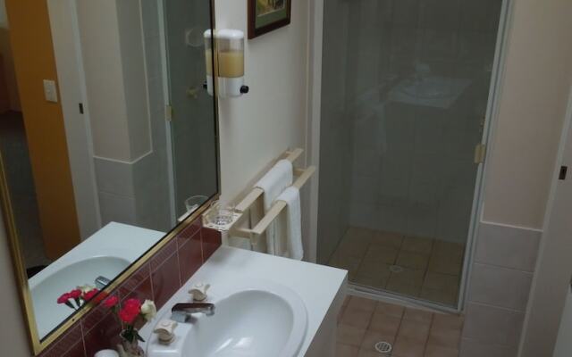 Cotton Tree Beach Motel